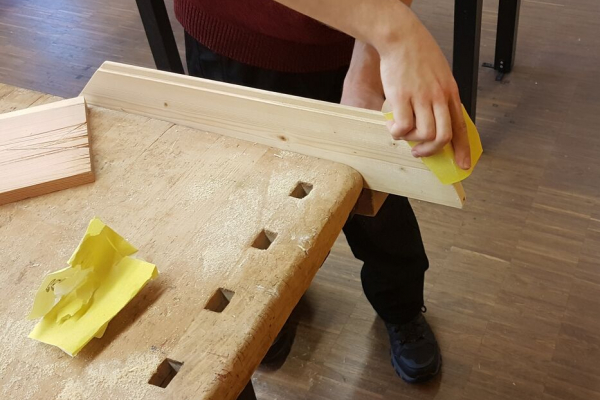 4   Arbeitsschritt 4   Schleifen Der Einzelteile